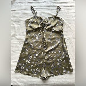 Urban Outfitters Green Floral Romper - M